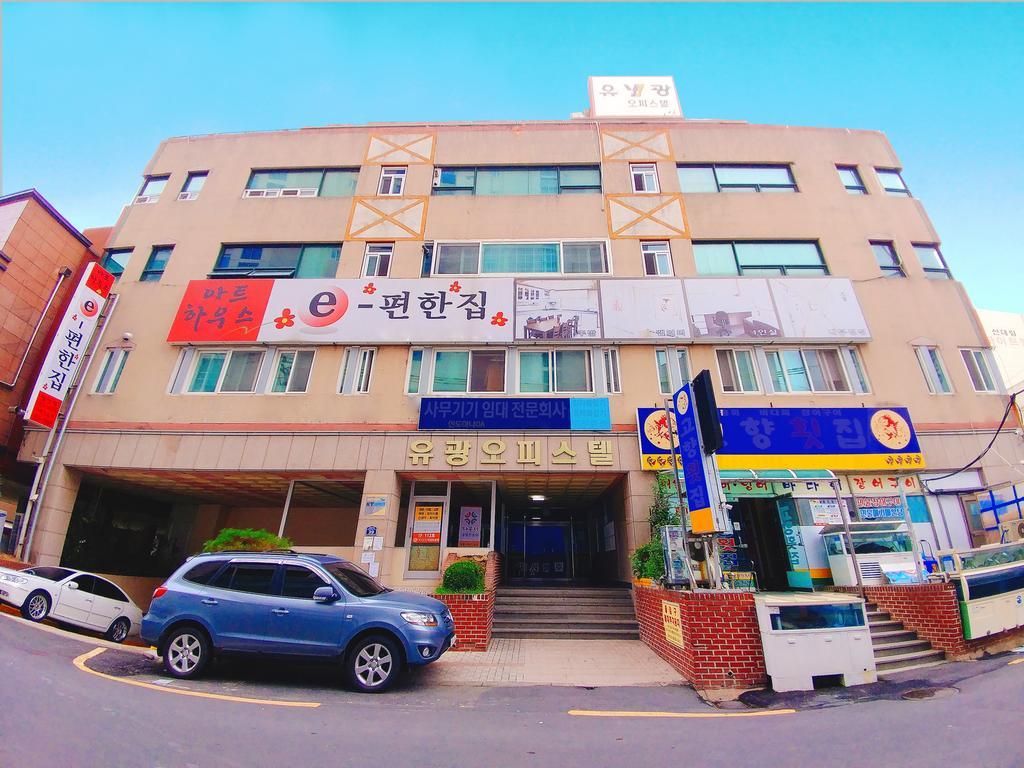 Easy Guesthouse Changwon Exterior foto
